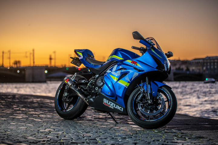 Suzuki Blue Sports Bike